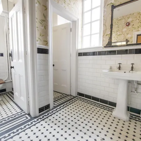 Hall 20 * Upper Helmsley